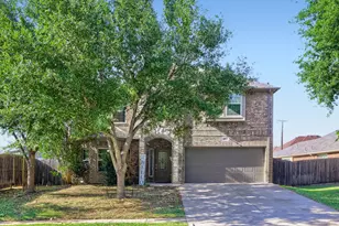 5808 Windy Meadow Ln, Grand Prairie, TX 75052 - Photo 2