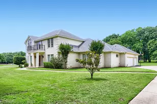 3601 Cliffwood Dr, Alvarado, TX 76009 - Photo 2