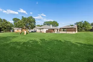 1135 Copper Canyon Rd, Copper Canyon, TX 76226 - Photo 16