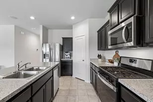16616 Porterfield Ln, Justin, TX 76247 - Photo 4