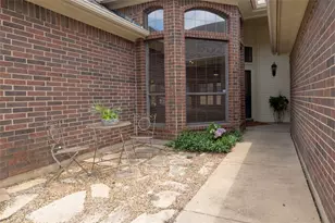 2117 N Aspenwood Dr, Grapevine, TX 76051 - Photo 4