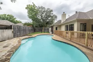 2117 N Aspenwood Dr, Grapevine, TX 76051 - Photo 40