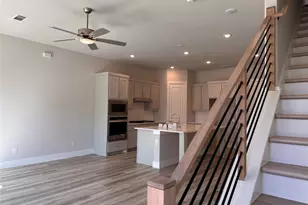 8121 Bromley Dr, Dallas, TX 75231 - Photo 8