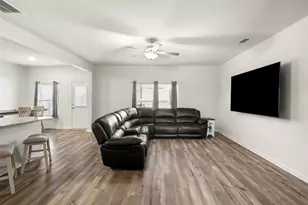 240 Donna Dr, Ferris, TX 75125 - Photo 2