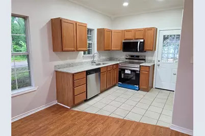 307 Barnes Street, Fairfield, TX 75840 - Photo 4