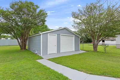 212 Avenue E, Lacy Lakeview, TX 76705 - Photo 20