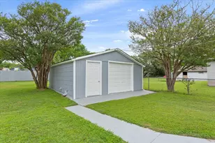 212 Avenue E, Lacy Lakeview, TX 76705 - Photo 20
