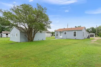 212 Avenue E, Lacy Lakeview, TX 76705 - Photo 24