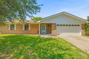 1442 N Dale Ave, Stephenville, TX 76401 - Photo 1