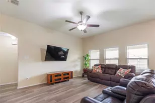 445 Saguaro Dr, Fort Worth, TX 76052 - Photo 4