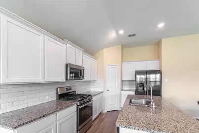 445 Saguaro Drive, Fort Worth, TX 76052 - Photo 8