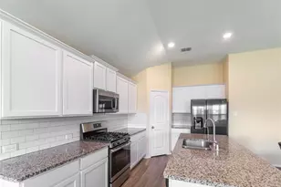 445 Saguaro Dr, Fort Worth, TX 76052 - Photo 8