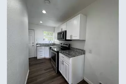 5633 Curzon Avenue, Fort Worth, TX 76107 - Photo 12