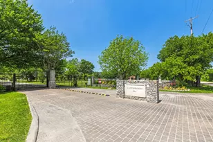 686 Cattlebaron Parc Dr, Fort Worth, TX 76108 - Photo 2