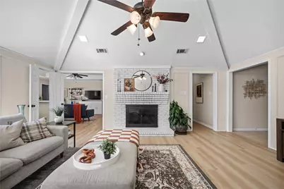 118 Willowcrest Drive, Garland, TX 75040 - Photo 2