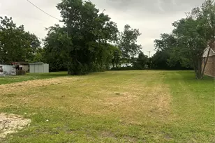 316 E Davis St, Howe, TX 75459 - Photo 1