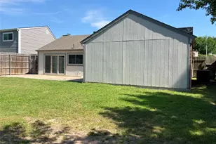 1702 Crimson Ct, Arlington, TX 76018 - Photo 26
