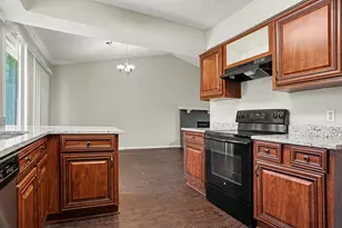 1702 Crimson Ct, Arlington, TX 76018 - Photo 12