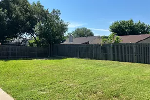 1702 Crimson Ct, Arlington, TX 76018 - Photo 28
