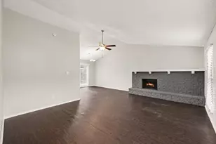 1702 Crimson Ct, Arlington, TX 76018 - Photo 6
