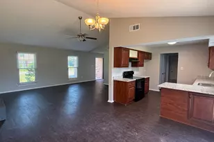 1702 Crimson Ct, Arlington, TX 76018 - Photo 12