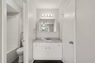 1702 Crimson Ct, Arlington, TX 76018 - Photo 18