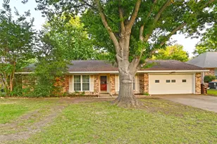 1416 E Windsor Dr, Denton, TX 76209 - Photo 1