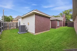 1009 McCoy Dr, Irving, TX 75062 - Photo 28