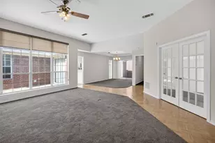 1009 McCoy Dr, Irving, TX 75062 - Photo 8