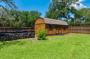 100 Twisted Oak Ln, Crawford, TX 76638 - Photo 6