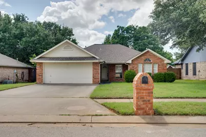 215 Linda Street, Aubrey, TX 76227 - Photo 2