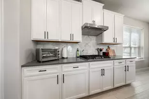 2093 Almassera Dr, Little Elm, TX 75068 - Photo 16