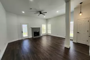 533 Bowie St, Forney, TX 75126 - Photo 2