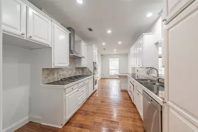 816 S Havenwood Lane, Fort Worth, TX 76112 - Photo 14