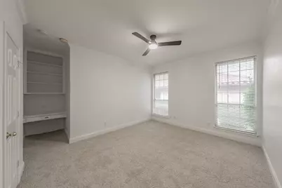 816 S Havenwood Lane, Fort Worth, TX 76112 - Photo 32
