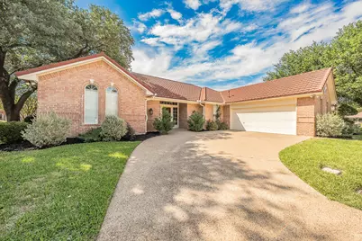 816 S Havenwood Lane, Fort Worth, TX 76112 - Photo 2