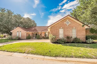 816 S Havenwood Lane, Fort Worth, TX 76112 - Photo 4