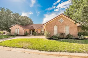 816 S Havenwood Ln, Fort Worth, TX 76112 - Photo 4