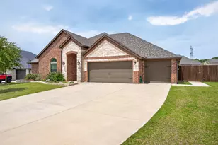 2504 Pinyon Hills Ct, Burleson, TX 76028 - Photo 2