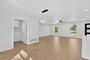 3853 Happy Canyon Dr, Dallas, TX 75241 - Photo 10