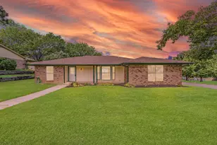 1719 Sagebrush Trail, Grapevine, TX 76051 - Photo 1
