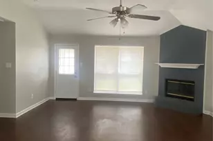 2843 St Johns Ave, Lancaster, TX 75146 - Photo 2