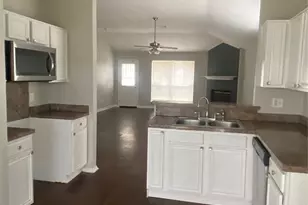 2843 St Johns Ave, Lancaster, TX 75146 - Photo 4