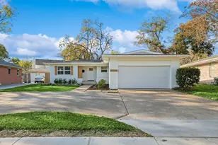 6912 Clemson Dr, Dallas, TX 75214 - Photo 2