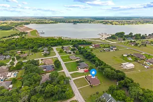 231 Ash Dr, Waxahachie, TX 75165 - Photo 2