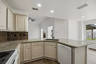 1031 Park Place Boulevard, Midlothian, TX 76065 - Photo 10