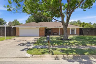 1211 Meadowview Dr, Euless, TX 76039 - Photo 2