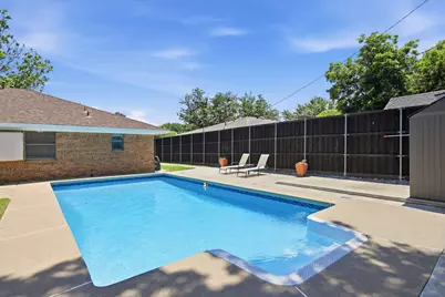 1211 Meadowview Drive, Euless, TX 76039 - Photo 26
