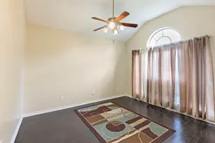 2315 Brisbane Dr, Arlington, TX 76018 - Photo 4