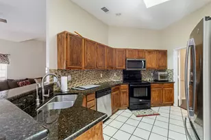 2315 Brisbane Dr, Arlington, TX 76018 - Photo 10